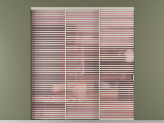 Алюминевая перегородка АЛПР 040.07_АСБЖ_САТ РОЗ_new. Цвет Алюминий светло-бежевый. Материал Алюминий в эмали. Коллекция Перегородка Formato внутри проёма 3 створки с синхронным механизмом. Картинка.